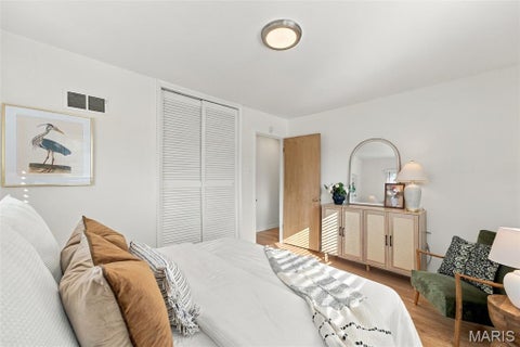 Tiny photo for 713 Huntwood Lane, Kirkwood, MO 63122 (MLS # 26064964)