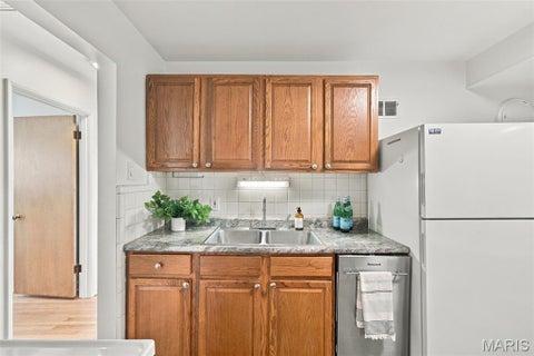 Tiny photo for 713 Huntwood Lane, Kirkwood, MO 63122 (MLS # 26064964)