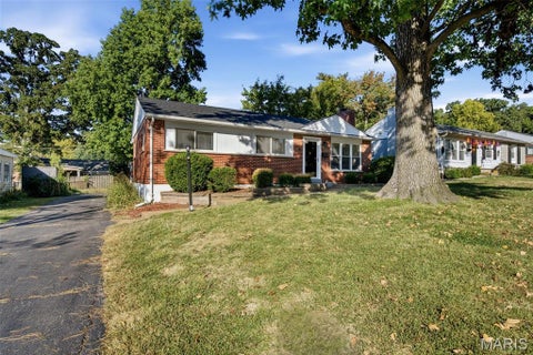 Tiny photo for 713 Huntwood Lane, Kirkwood, MO 63122 (MLS # 26064964)