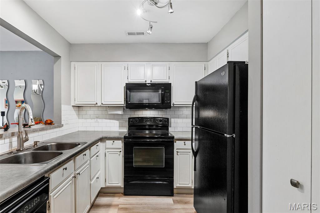 Woodside Trails Condominum Twenty-Third - Residential