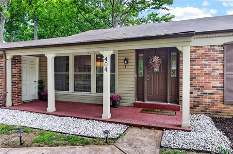 Tiny photo for 404 Oakmont Circle, Ballwin, MO 63011 (MLS # 26030788)