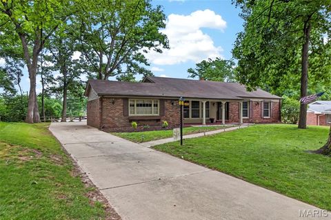 Tiny photo for 404 Oakmont Circle, Ballwin, MO 63011 (MLS # 26030788)