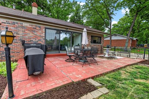 Tiny photo for 404 Oakmont Circle, Ballwin, MO 63011 (MLS # 26030788)