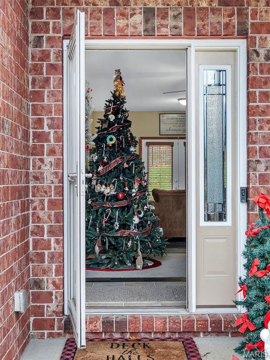 Photo of 6 Broken Arrow Court, Byrnes Mill, MO 63025 (MLS # 25078726)