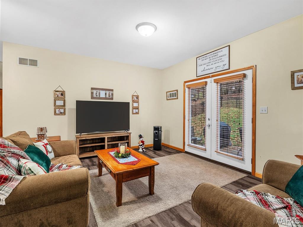 6 Broken Arrow Court