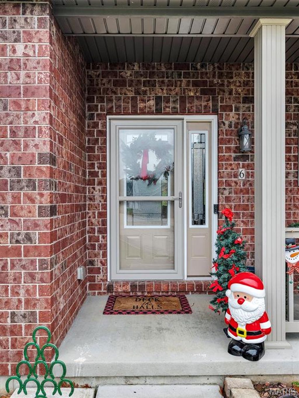 Photo of 6 Broken Arrow Court, Byrnes Mill, MO 63025 (MLS # 25078726)