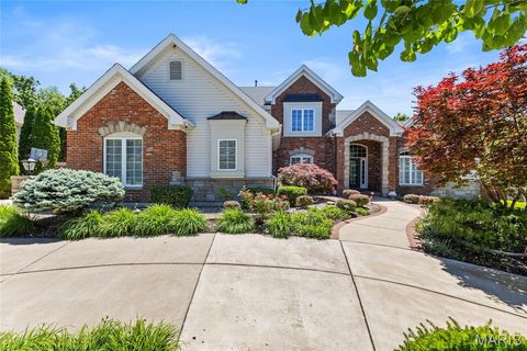 Photo of 545 Forest Crest, Lake Saint Louis, MO 63367 (MLS # 26028670)