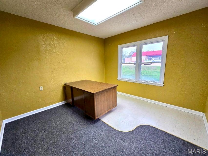 n/a - Commercial Sale