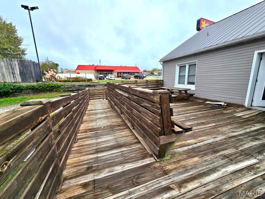 n/a - Commercial Sale