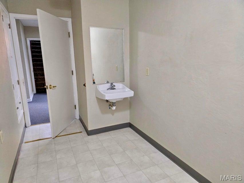 n/a - Commercial Sale