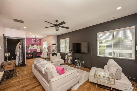 Tiny photo for 604 Glyn Cagny Road, Ballwin, MO 63021 (MLS # 26022890)