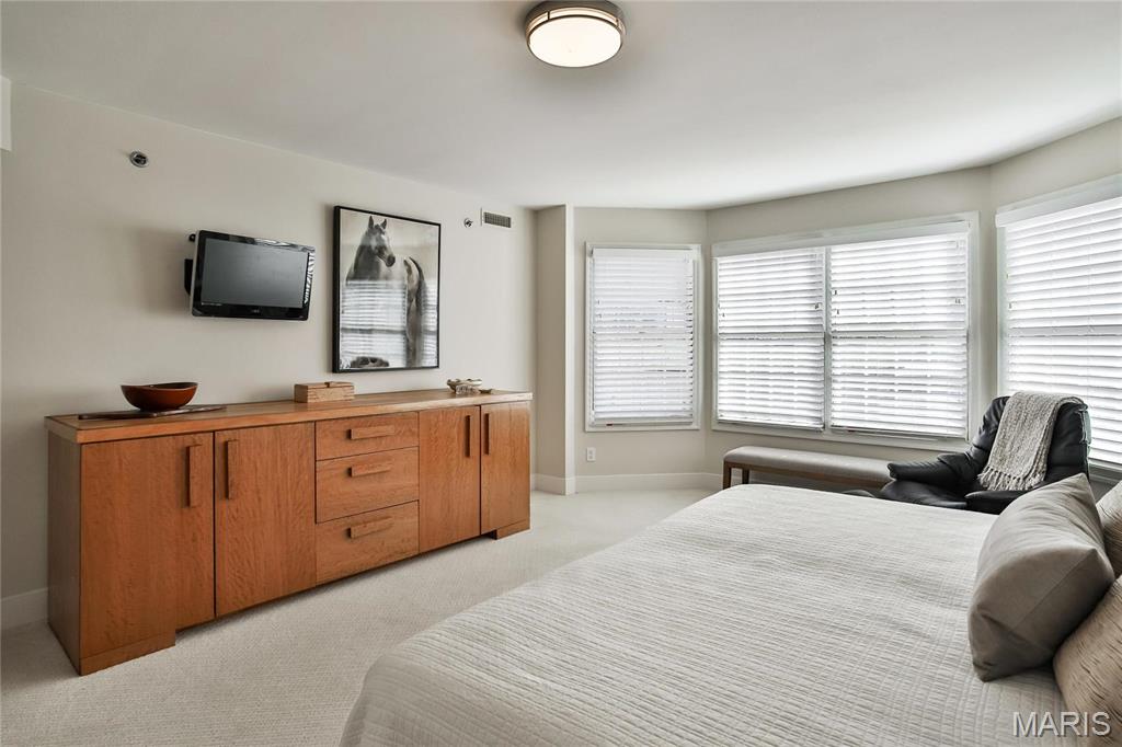 Creve Coeur, Missouri 63141, United States, 3 Bedrooms Bedrooms, ,2 BathroomsBathrooms,Residential,Active,181995