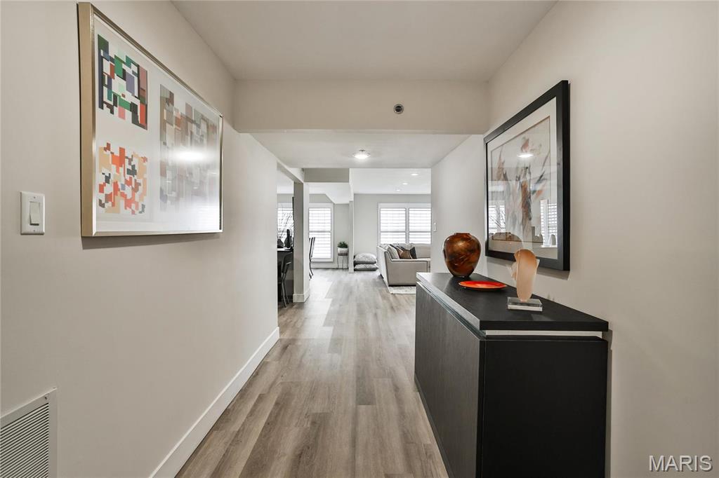 Creve Coeur, Missouri 63141, United States, 3 Bedrooms Bedrooms, ,2 BathroomsBathrooms,Residential,Active,181995