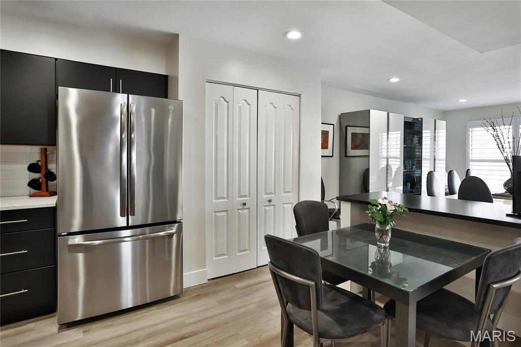 Creve Coeur, Missouri 63141, United States, 3 Bedrooms Bedrooms, ,2 BathroomsBathrooms,Residential,Active,181995