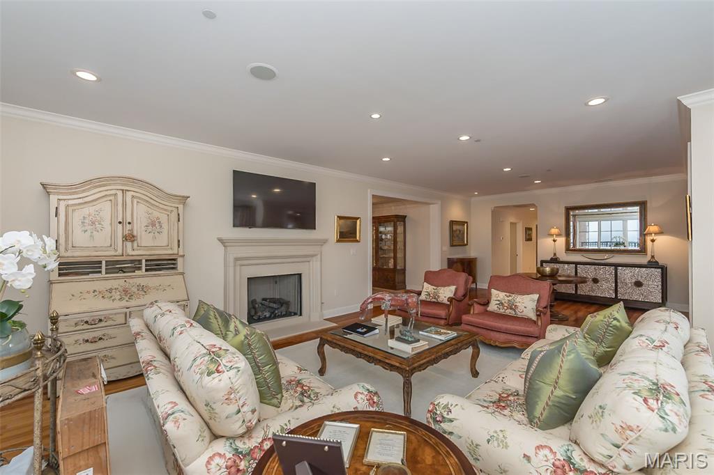 Plaza In Clayton A The Condo - Residential