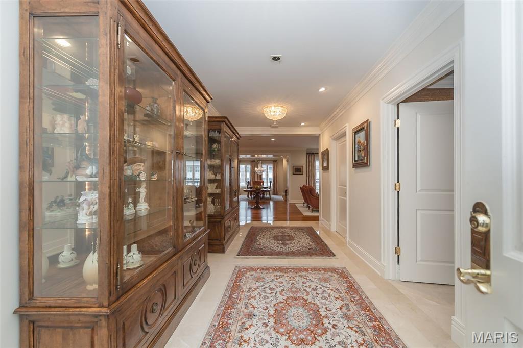 150 Carondelet Plaza 1701