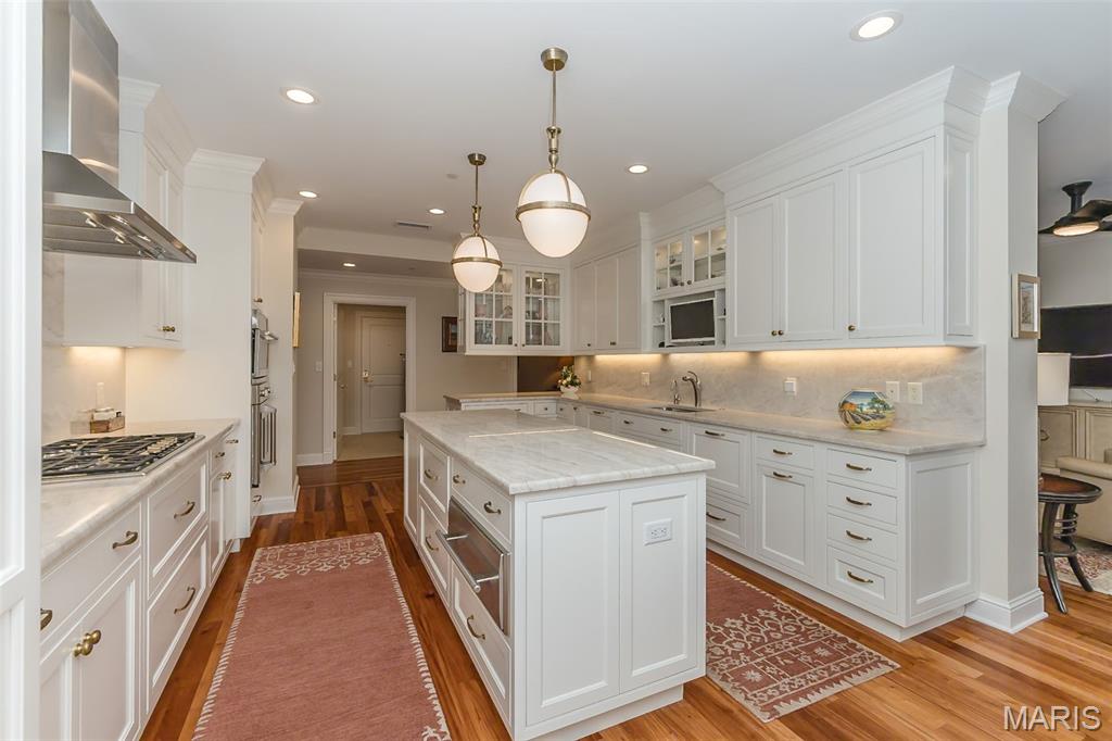 Plaza In Clayton A The Condo - Residential