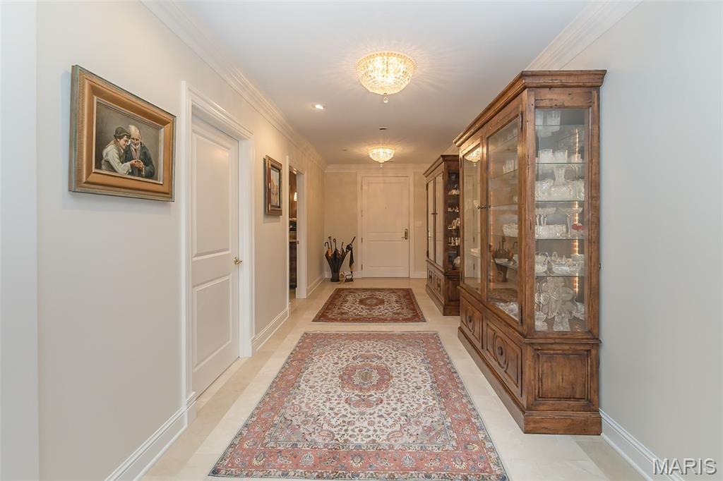 150 Carondelet Plaza 1701