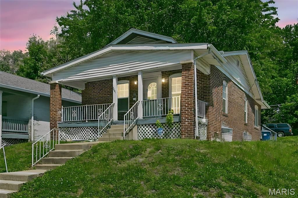 Photo of 7001 Edison Avenue, Velda Village, MO 63121 (MLS # 26025128)