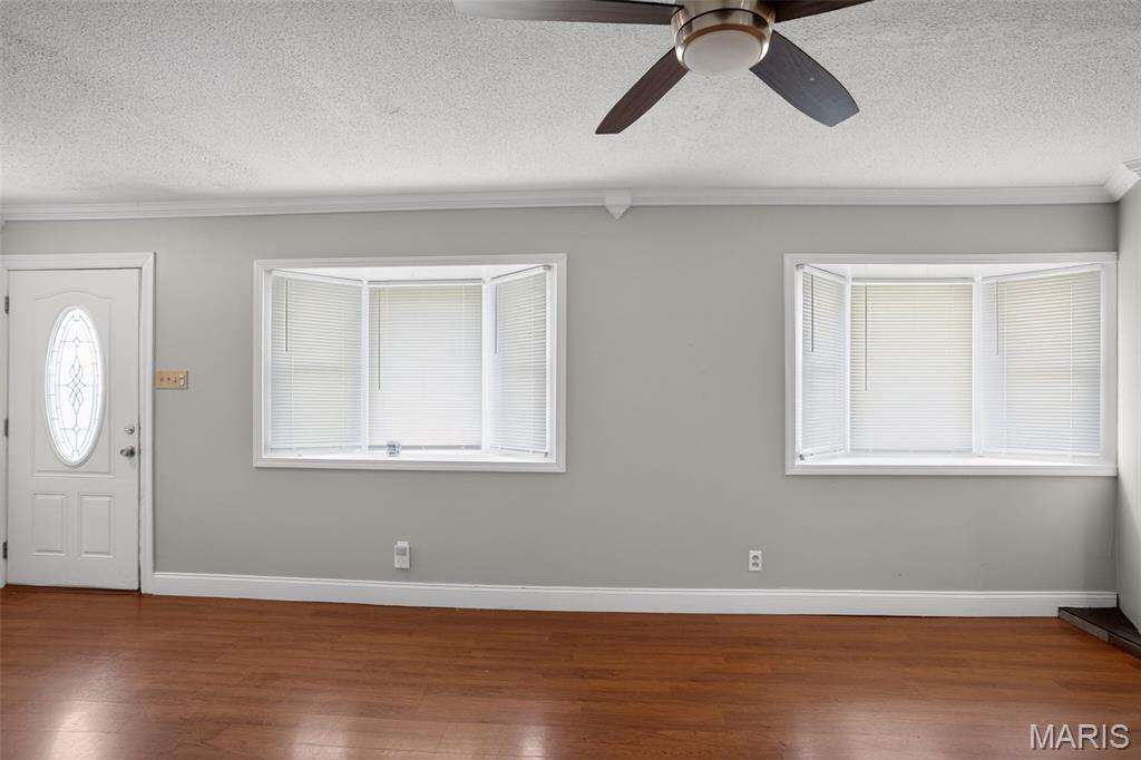 Colonial Manor - Residential