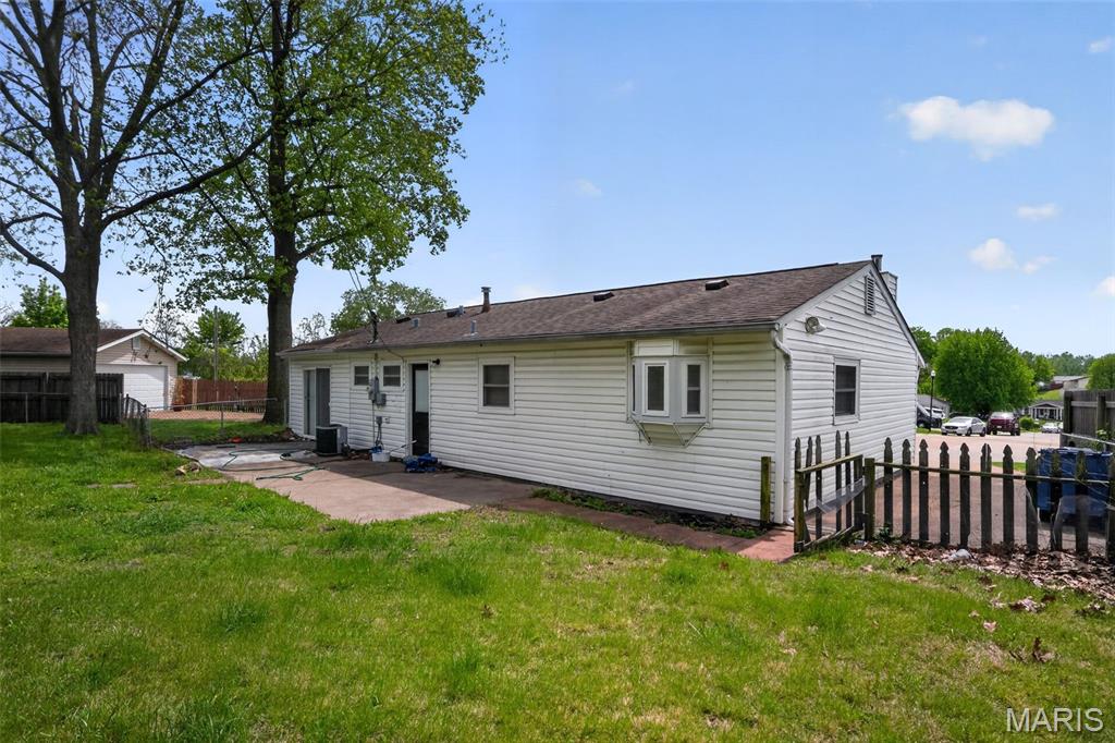 Colonial Manor - Residential