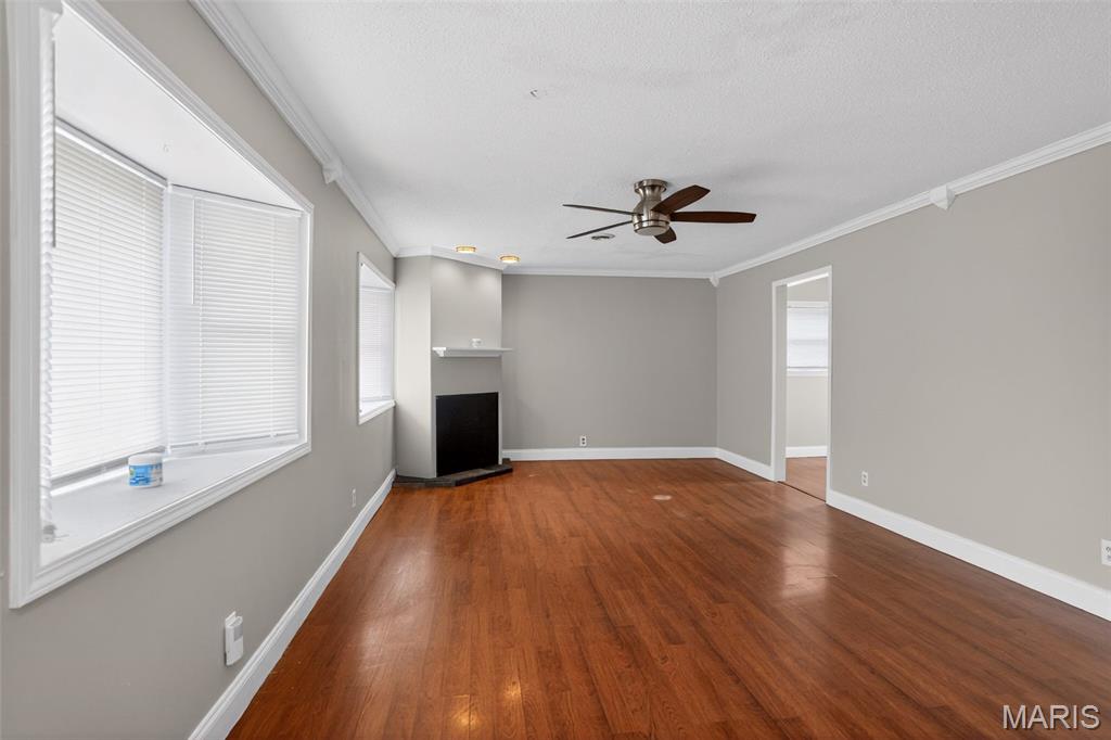 Colonial Manor - Residential