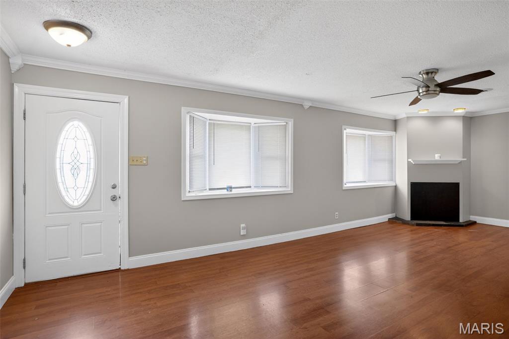Colonial Manor - Residential