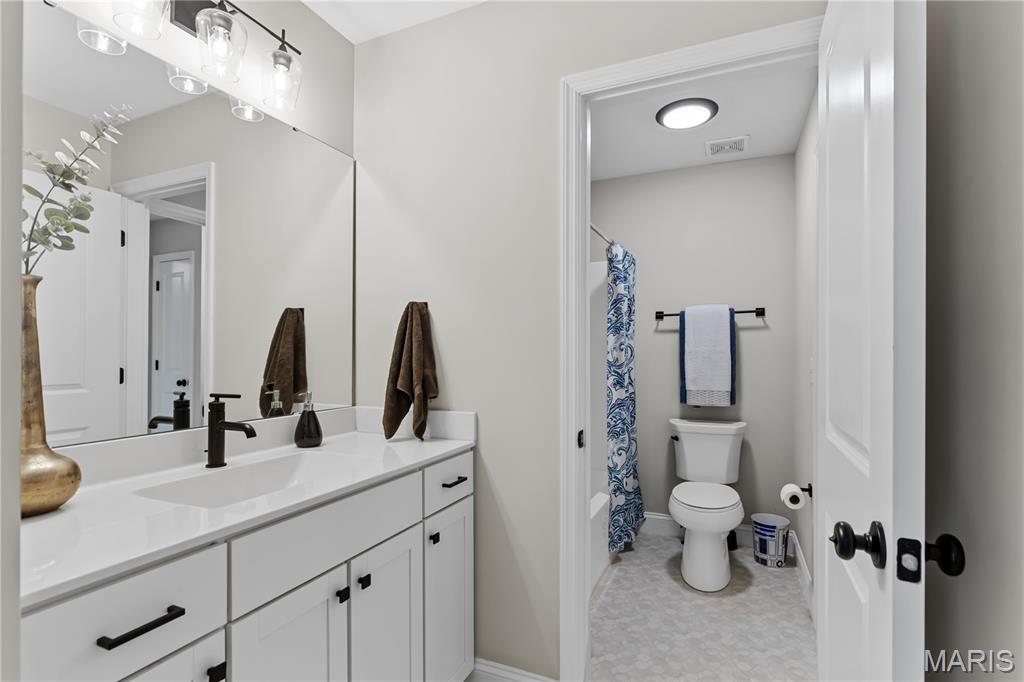 O'Fallon, Missouri 63368, United States, 4 Bedrooms Bedrooms, ,4 BathroomsBathrooms,Residential,Active,185668