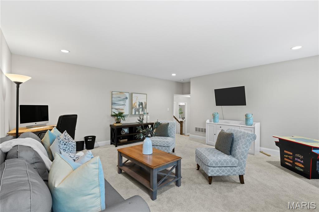 O'Fallon, Missouri 63368, United States, 4 Bedrooms Bedrooms, ,4 BathroomsBathrooms,Residential,Active,185668