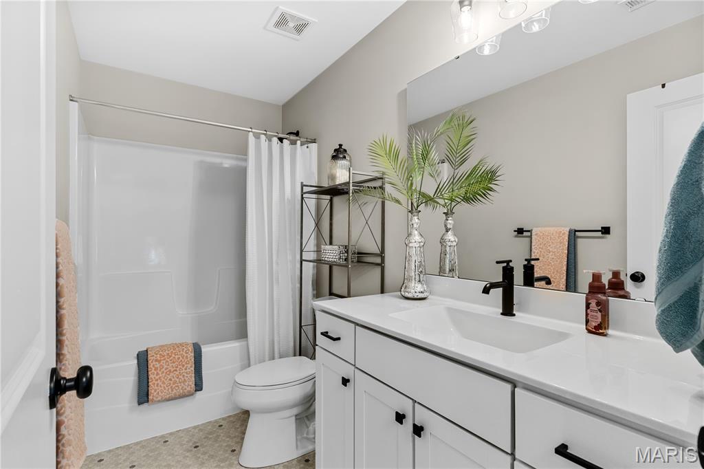 O'Fallon, Missouri 63368, United States, 4 Bedrooms Bedrooms, ,4 BathroomsBathrooms,Residential,Active,185668