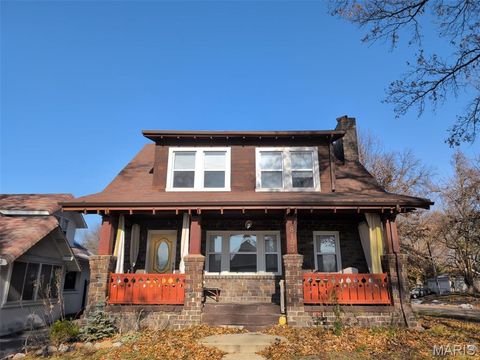Photo of 8103 Madison Avenue, St Louis, MO 63114 (MLS # 25080739)