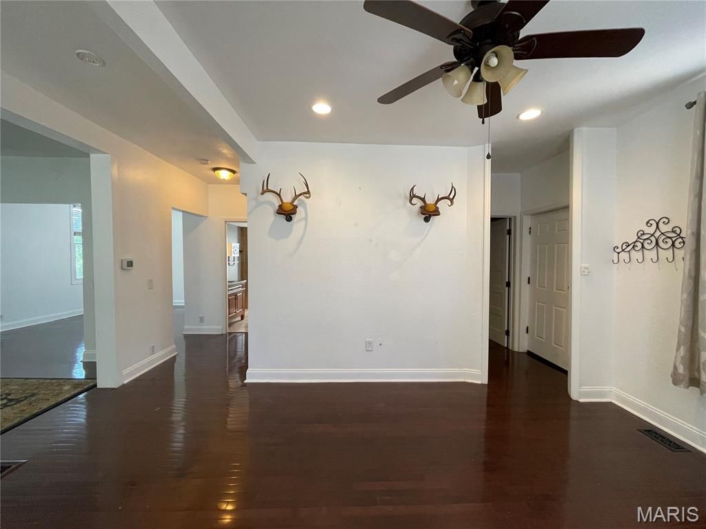 Photo of 7214 Saint Elmo Avenue, Maplewood, MO 63143 (MLS # 26027129)