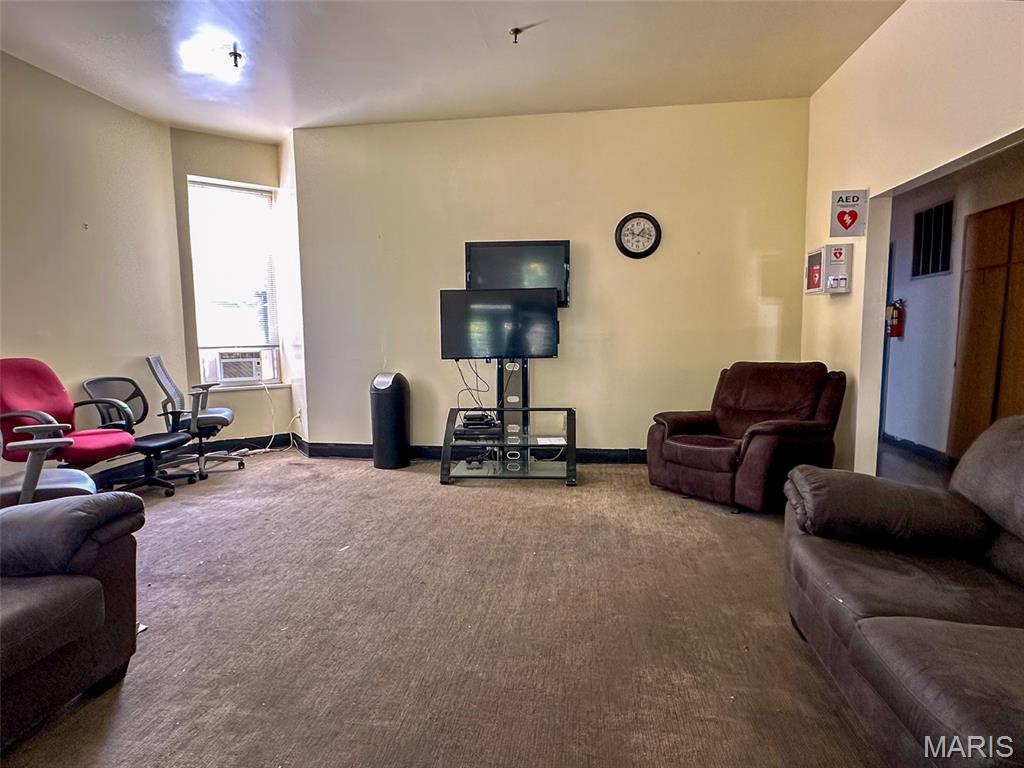 4232 W Pine Boulevard