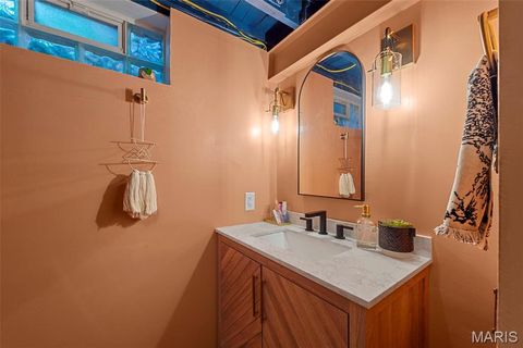 Tiny photo for 1001 Barberry Lane, Kirkwood, MO 63122 (MLS # 26007221)