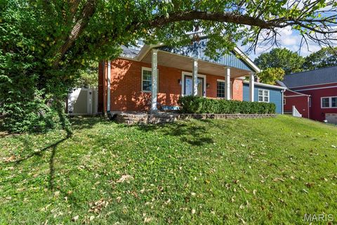 Tiny photo for 1001 Barberry Lane, Kirkwood, MO 63122 (MLS # 26007221)