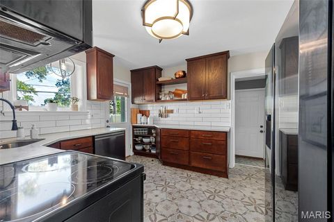 Tiny photo for 1001 Barberry Lane, Kirkwood, MO 63122 (MLS # 26007221)