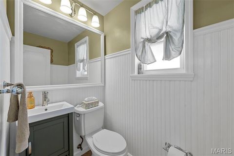 Tiny photo for 1001 Barberry Lane, Kirkwood, MO 63122 (MLS # 26007221)