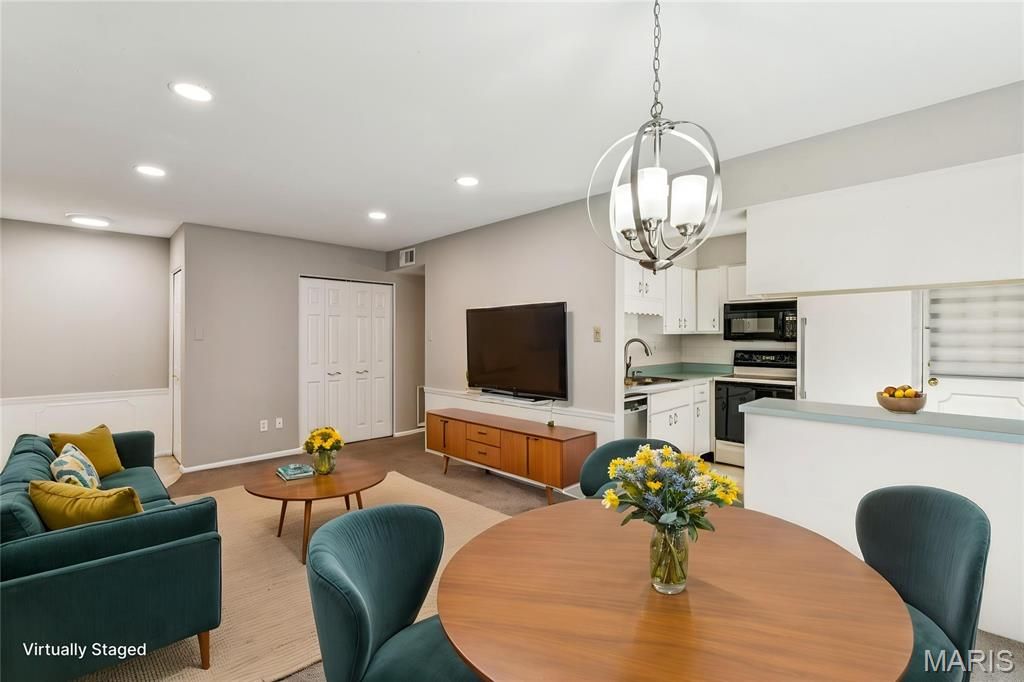 Photo of 1718 Herault Place #B, St Louis, MO 63125 (MLS # 26020284)