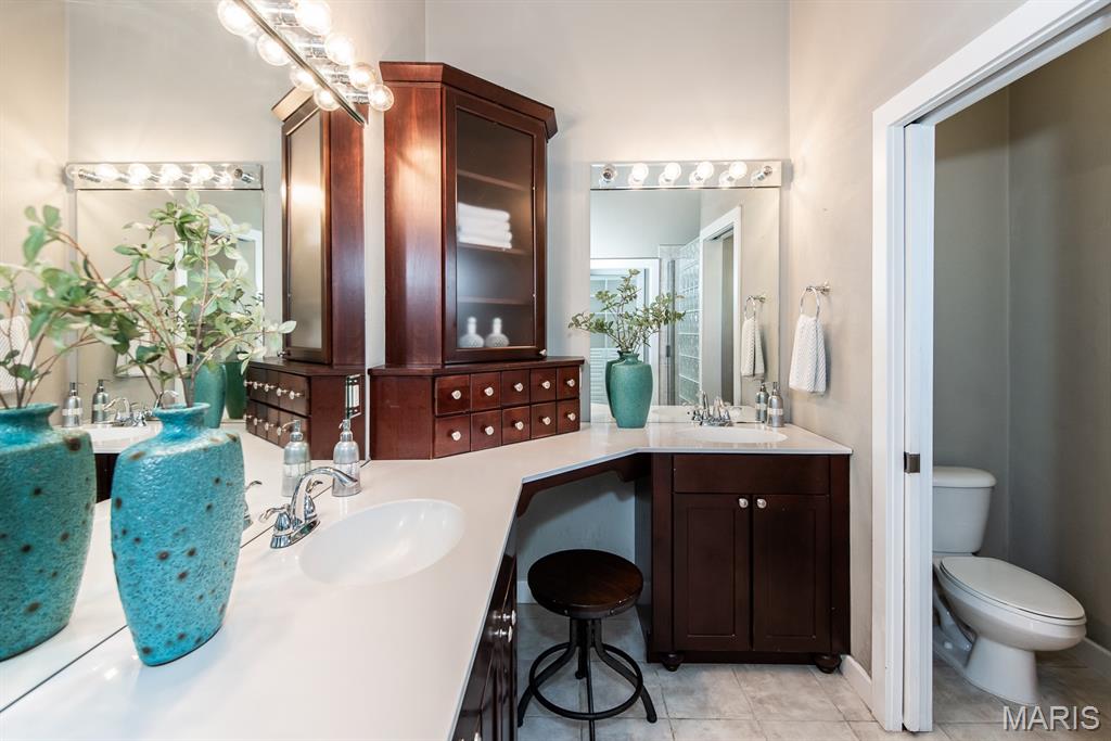 Gaslight Square - Residential