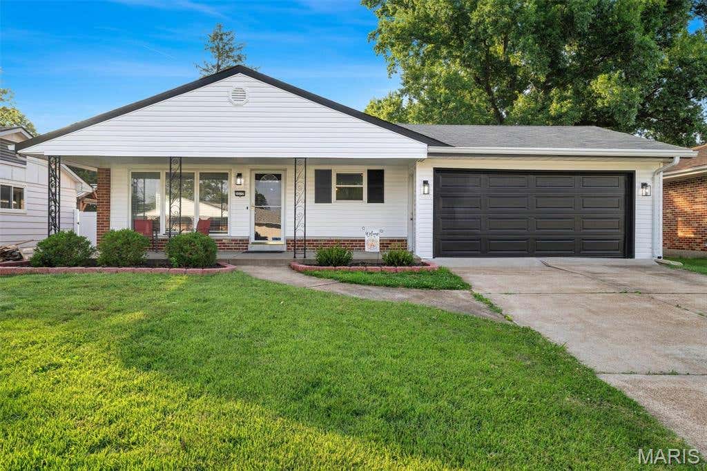 Photo of 3227 Bridgeridge DR, Mehlville, MO 63125 (MLS # 26028984)
