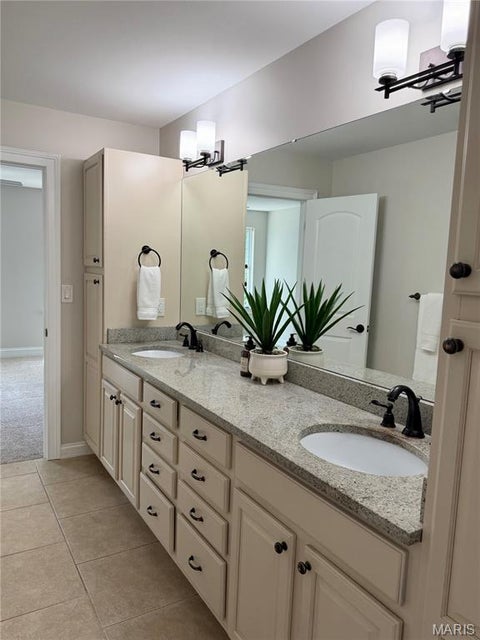 Tiny photo for 220 Woodcliffe Place Drive, Chesterfield, MO 63005 (MLS # 26038043)