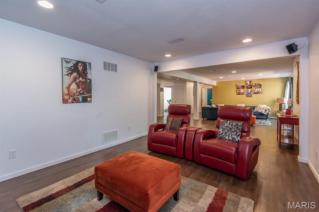 Ballwin, Missouri 63021, United States, 4 Bedrooms Bedrooms, ,3 BathroomsBathrooms,Residential,Pending,222787