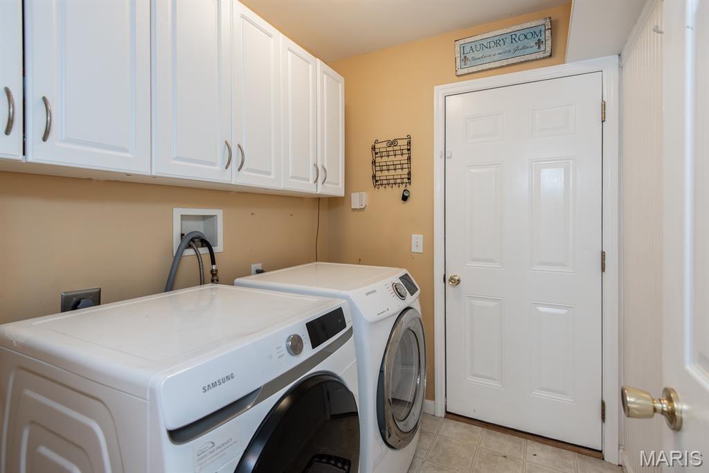 Ballwin, Missouri 63021, United States, 4 Bedrooms Bedrooms, ,3 BathroomsBathrooms,Residential,Pending,222787