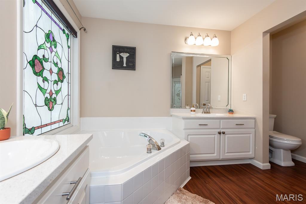 Ballwin, Missouri 63021, United States, 4 Bedrooms Bedrooms, ,3 BathroomsBathrooms,Residential,Pending,222787