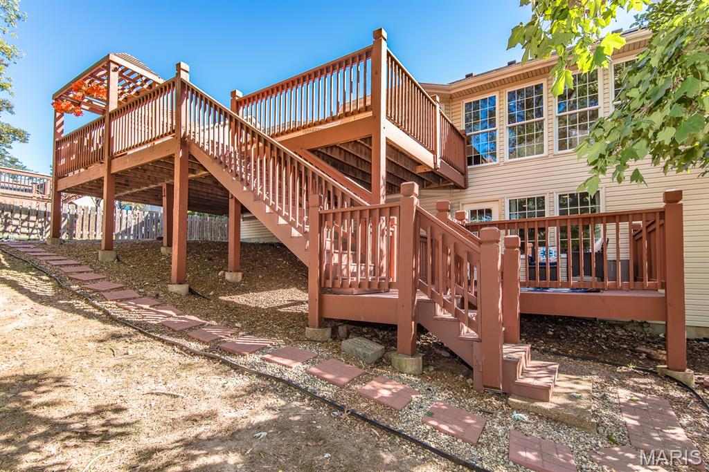 Ballwin, Missouri 63021, United States, 4 Bedrooms Bedrooms, ,3 BathroomsBathrooms,Residential,Pending,222787