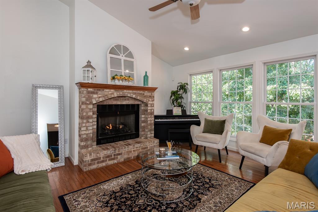 Ballwin, Missouri 63021, United States, 4 Bedrooms Bedrooms, ,3 BathroomsBathrooms,Residential,Pending,222787