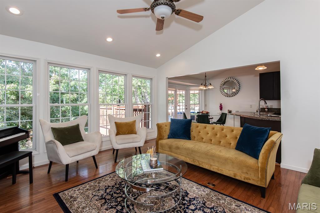 Ballwin, Missouri 63021, United States, 4 Bedrooms Bedrooms, ,3 BathroomsBathrooms,Residential,Pending,222787