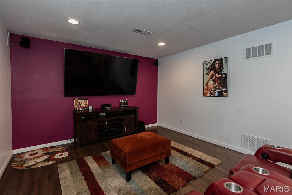 Ballwin, Missouri 63021, United States, 4 Bedrooms Bedrooms, ,3 BathroomsBathrooms,Residential,Pending,222787