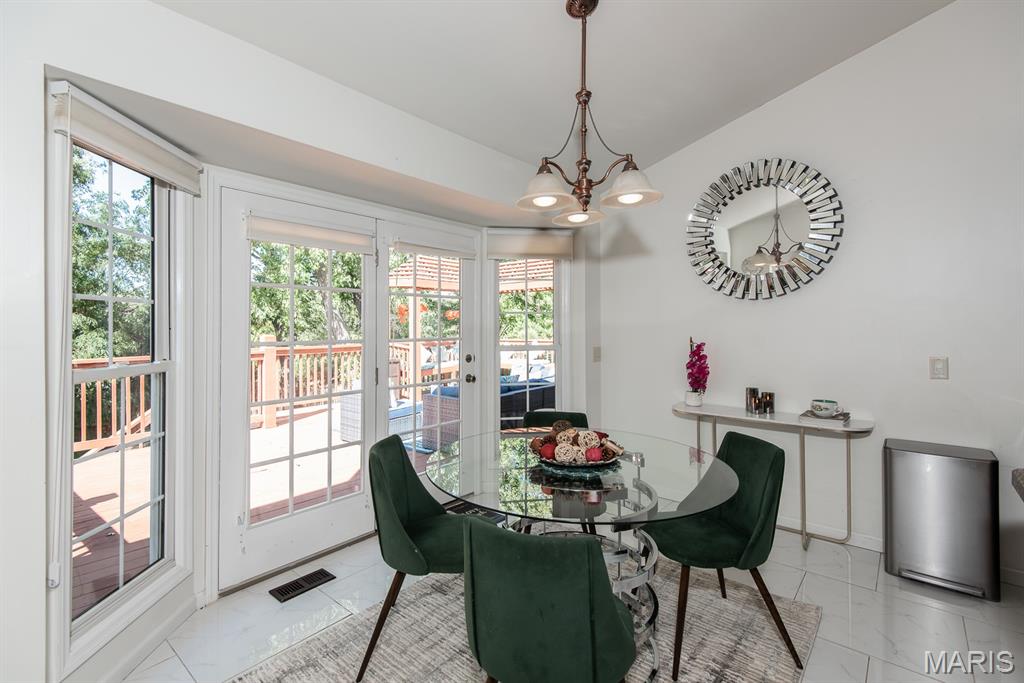 Ballwin, Missouri 63021, United States, 4 Bedrooms Bedrooms, ,3 BathroomsBathrooms,Residential,Pending,222787