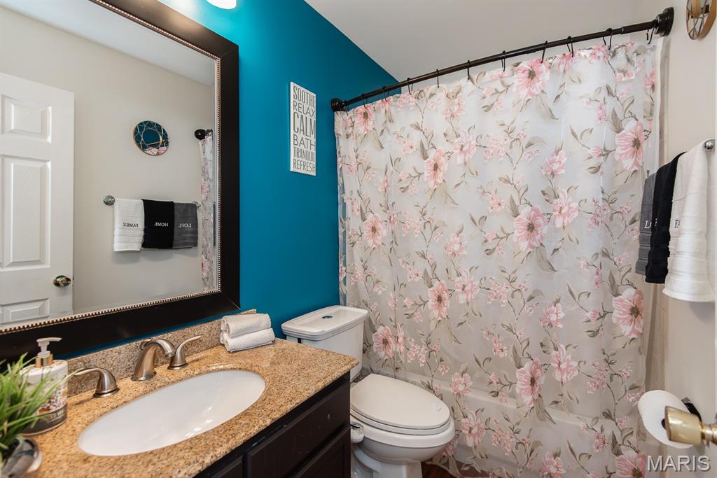 Ballwin, Missouri 63021, United States, 4 Bedrooms Bedrooms, ,3 BathroomsBathrooms,Residential,Pending,222787